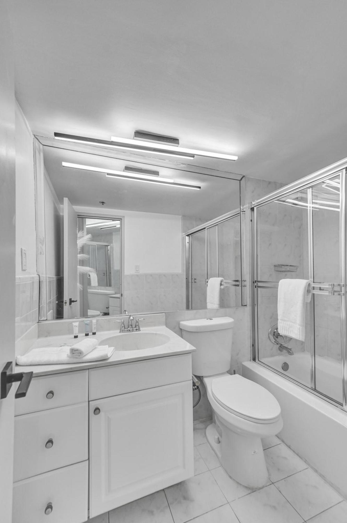 Cozy Ocean View Service 1015 Apartment Miami Beach
