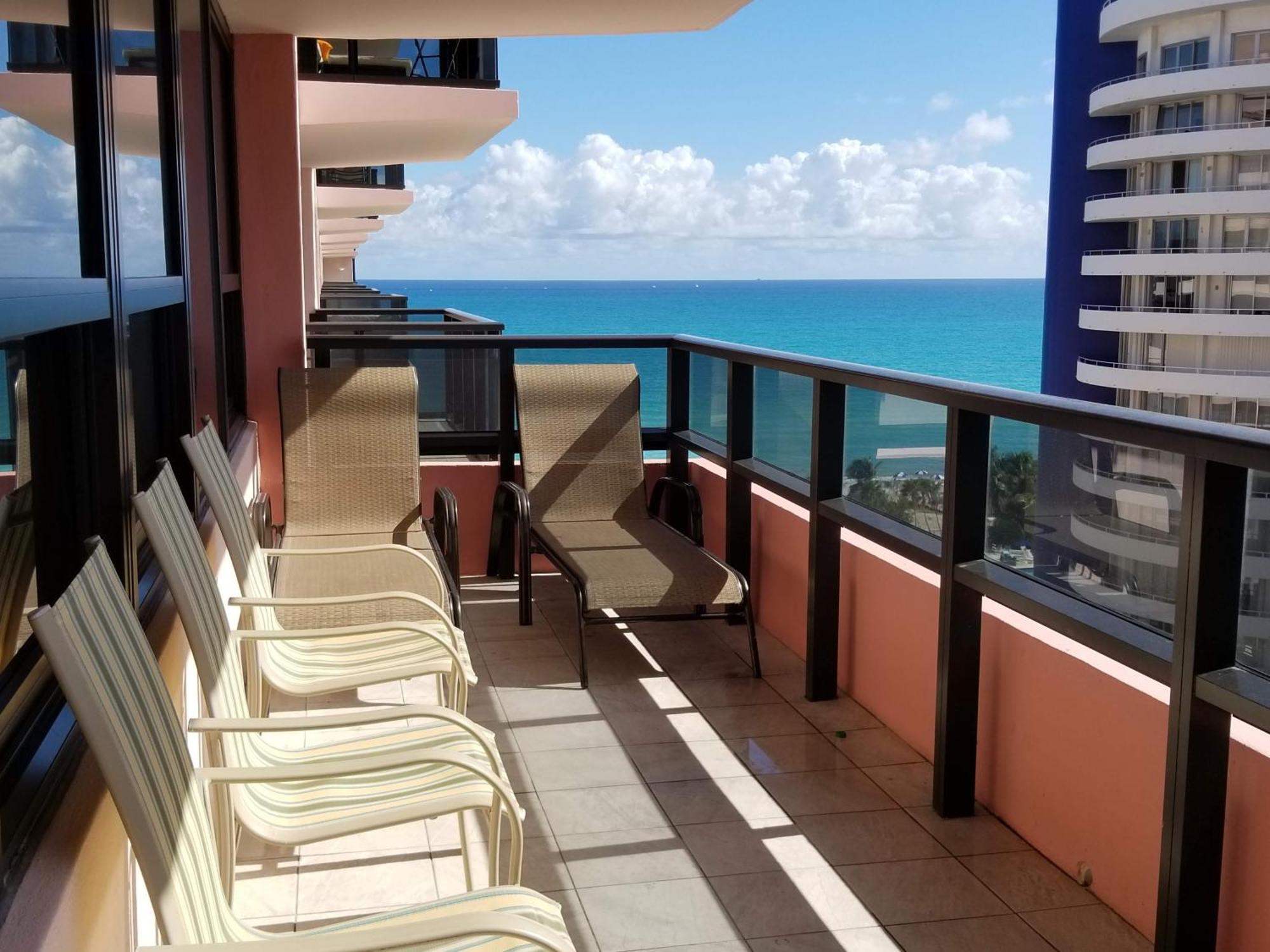 Deluxe - Hora Miami Beach