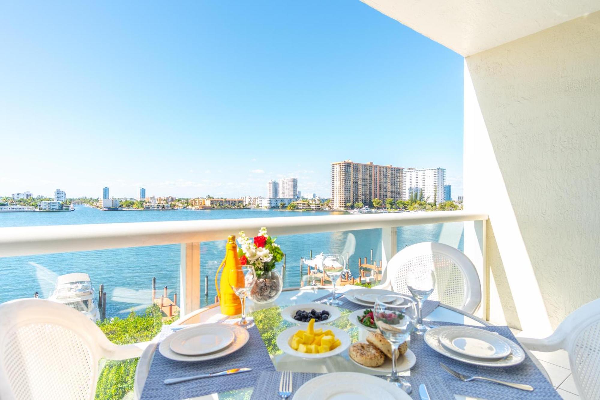 Golden Bay 53 *