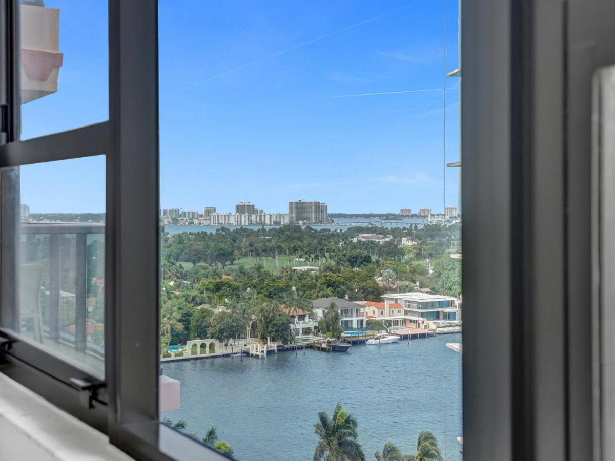 Gorgeous Miami Service 1614 * Miami Beach