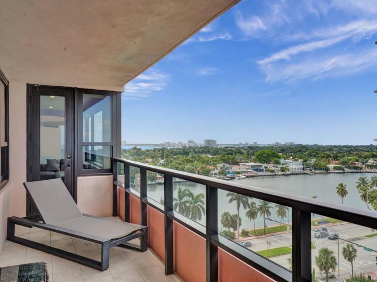 Ocean View Beachside Bliss Service 1218 Apartment Miami Beach