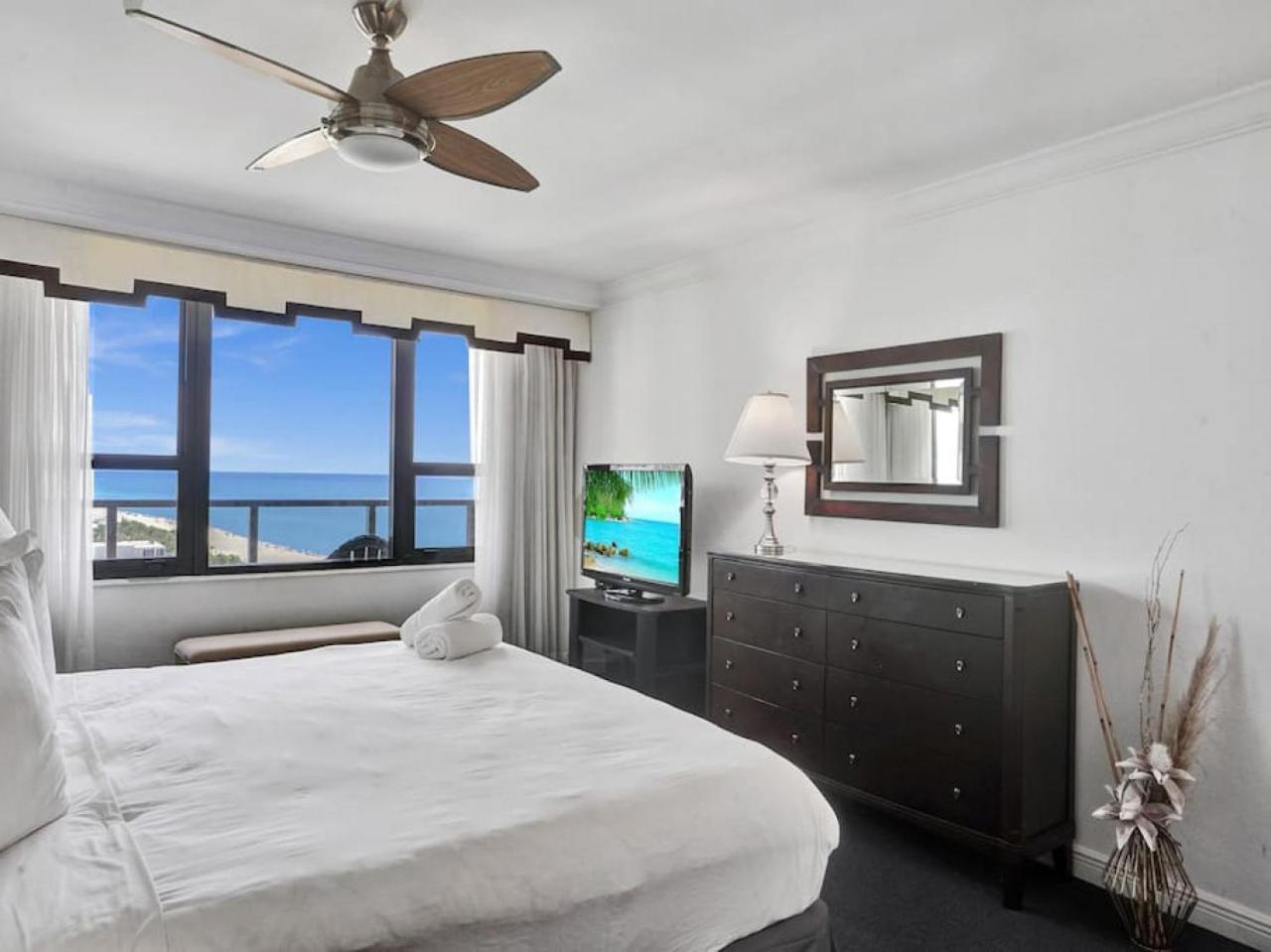 Apartment Huge Terrace Oceanfront Service 1502 Miami Beach
