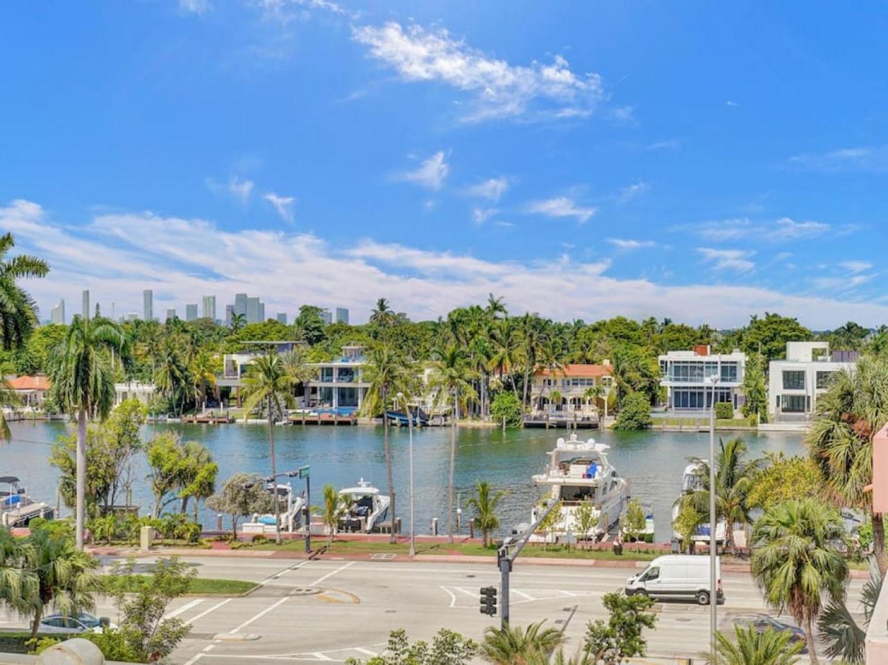 Fantastic W Service 615 * Miami Beach