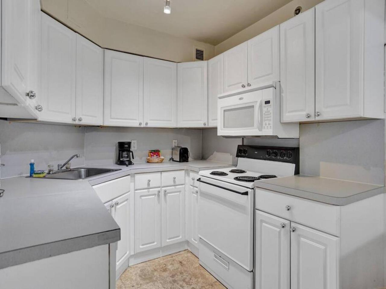 Cute Ocean View Service Unit 1217 Apartment