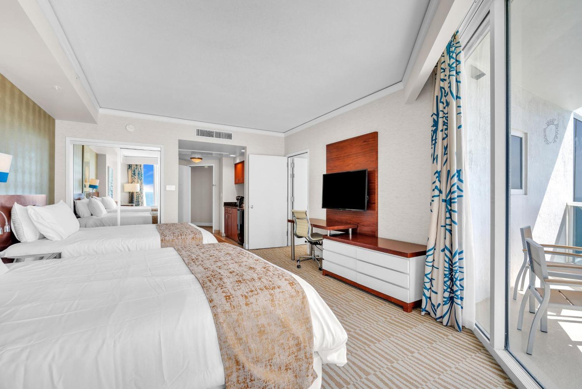 Apartment Trump Intl 2 Bedroom 1600 Sqf Ocean Front