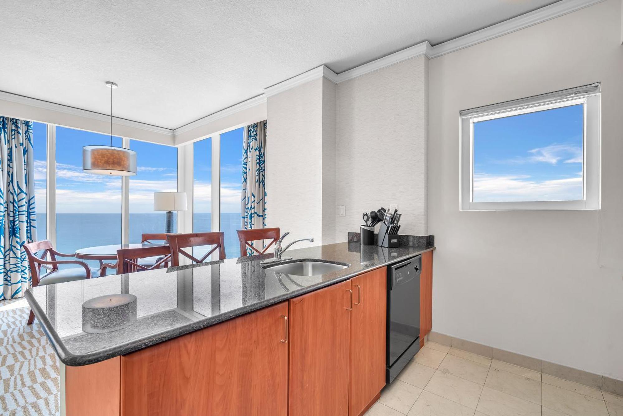 Trump Intl 2 Bedroom 1600 Sqf Ocean Front Miami Beach