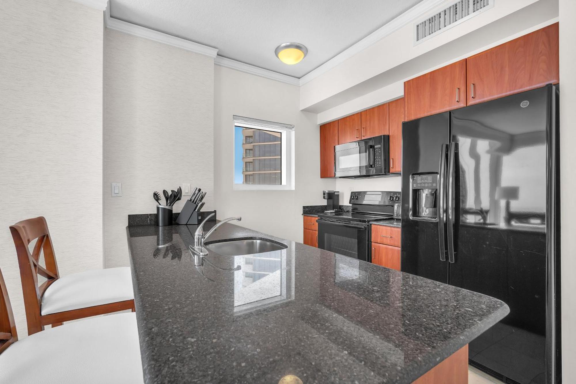 Trump Intl 2 Bedroom 1600 Sqf Ocean Front