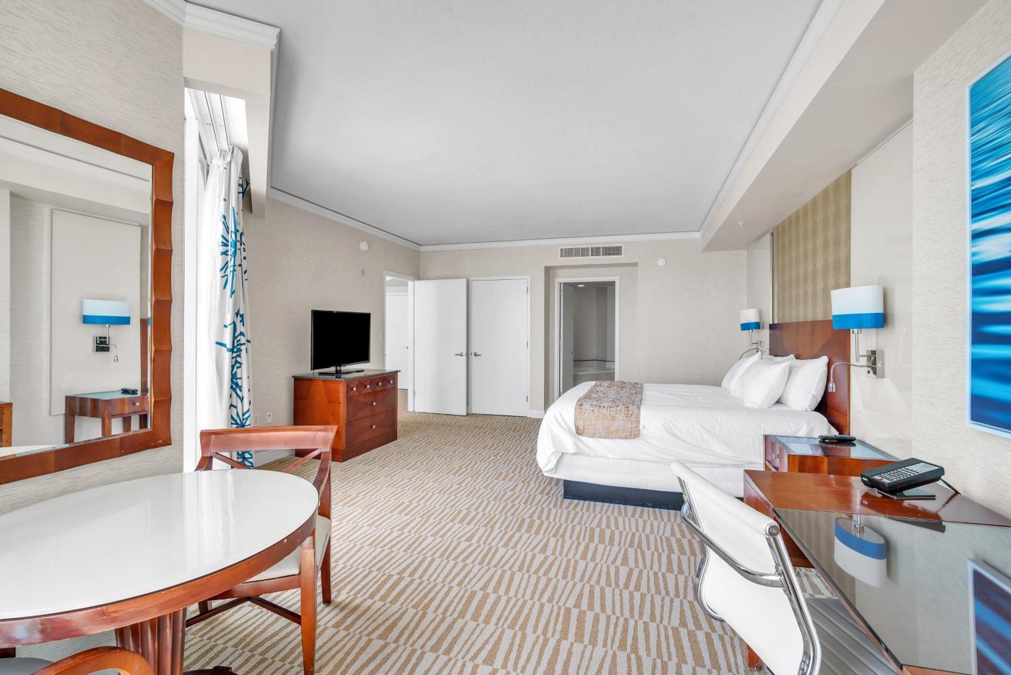 Trump Intl 2 Bedroom 1600 Sqf Ocean Front Apartment *