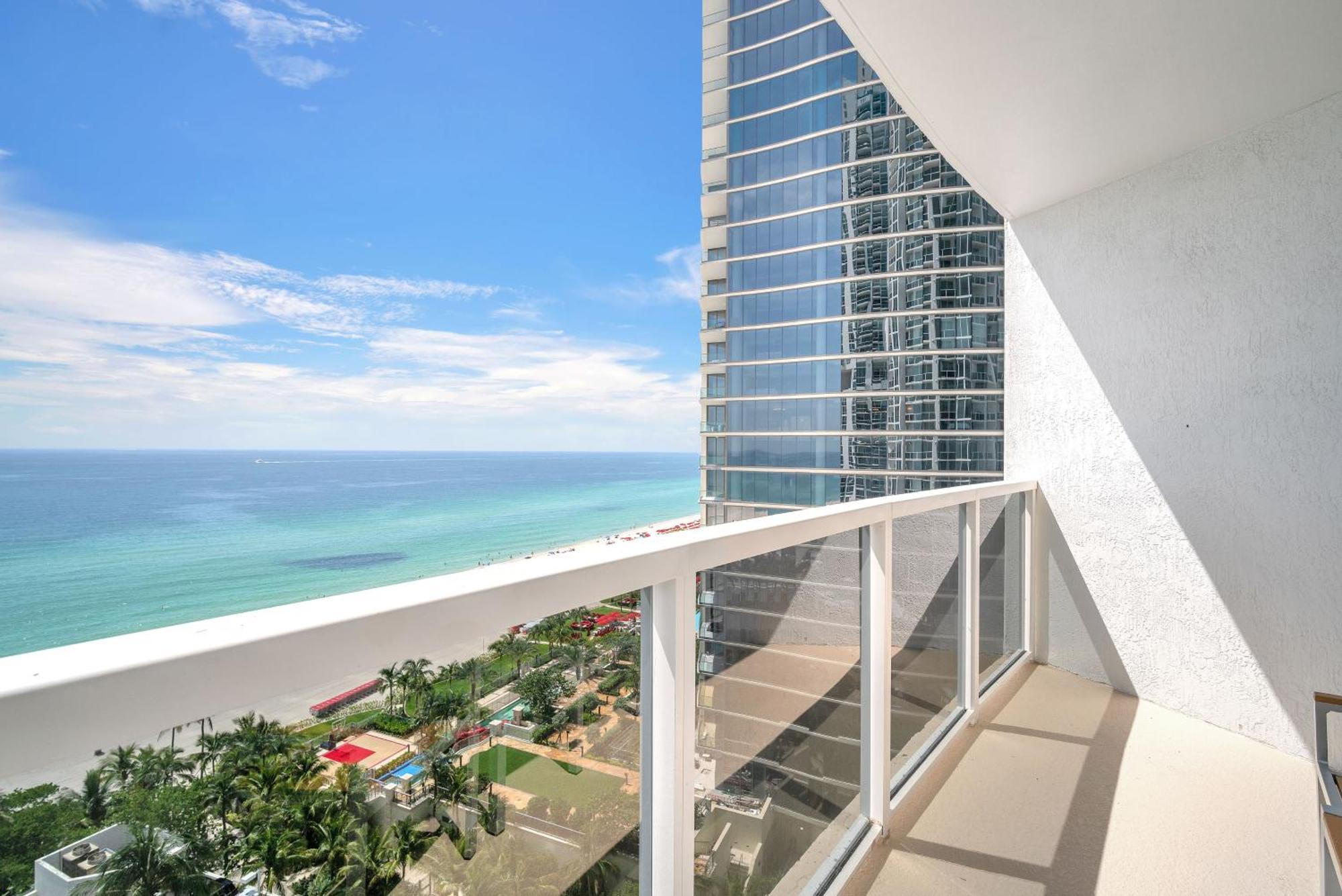 Trump Intl 2 Bedroom 1600 Sqf Ocean Front *