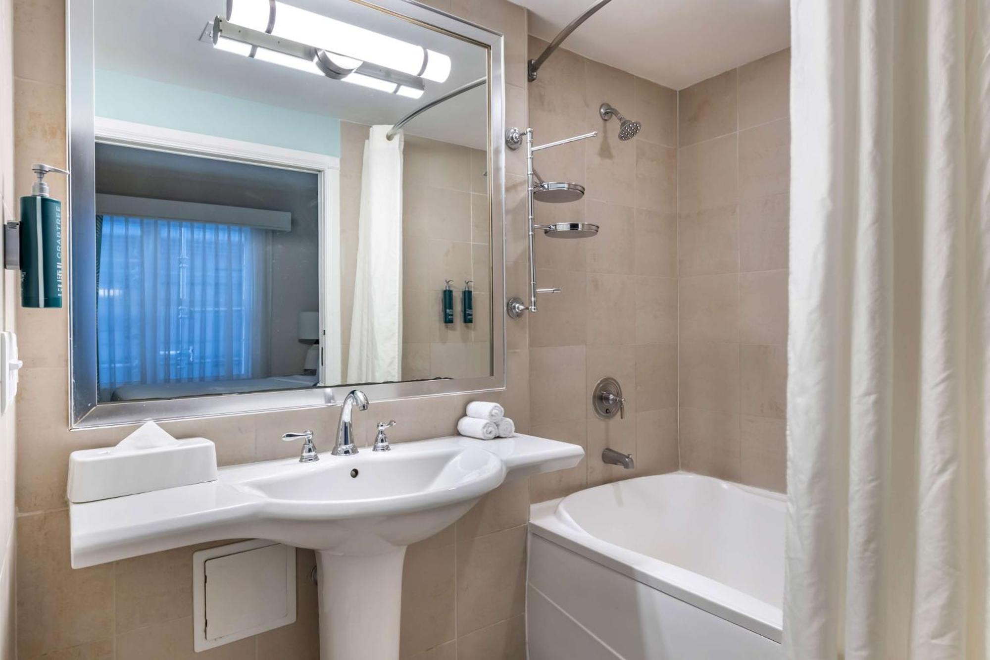 Hotel Hilton Vacation Club Crescent On South Miami