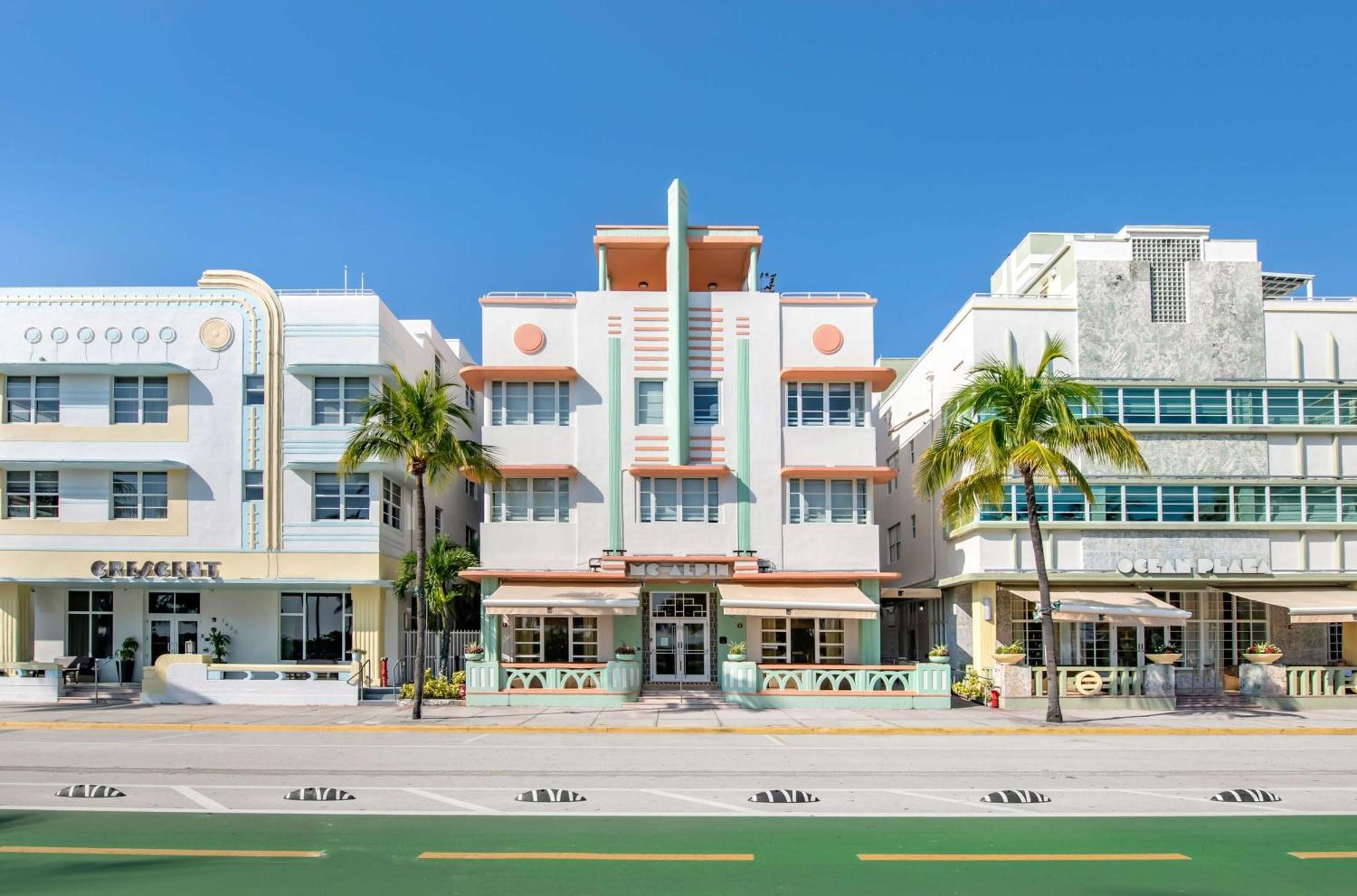 Hotel Hilton Vacation Club Crescent On South Miami 3*