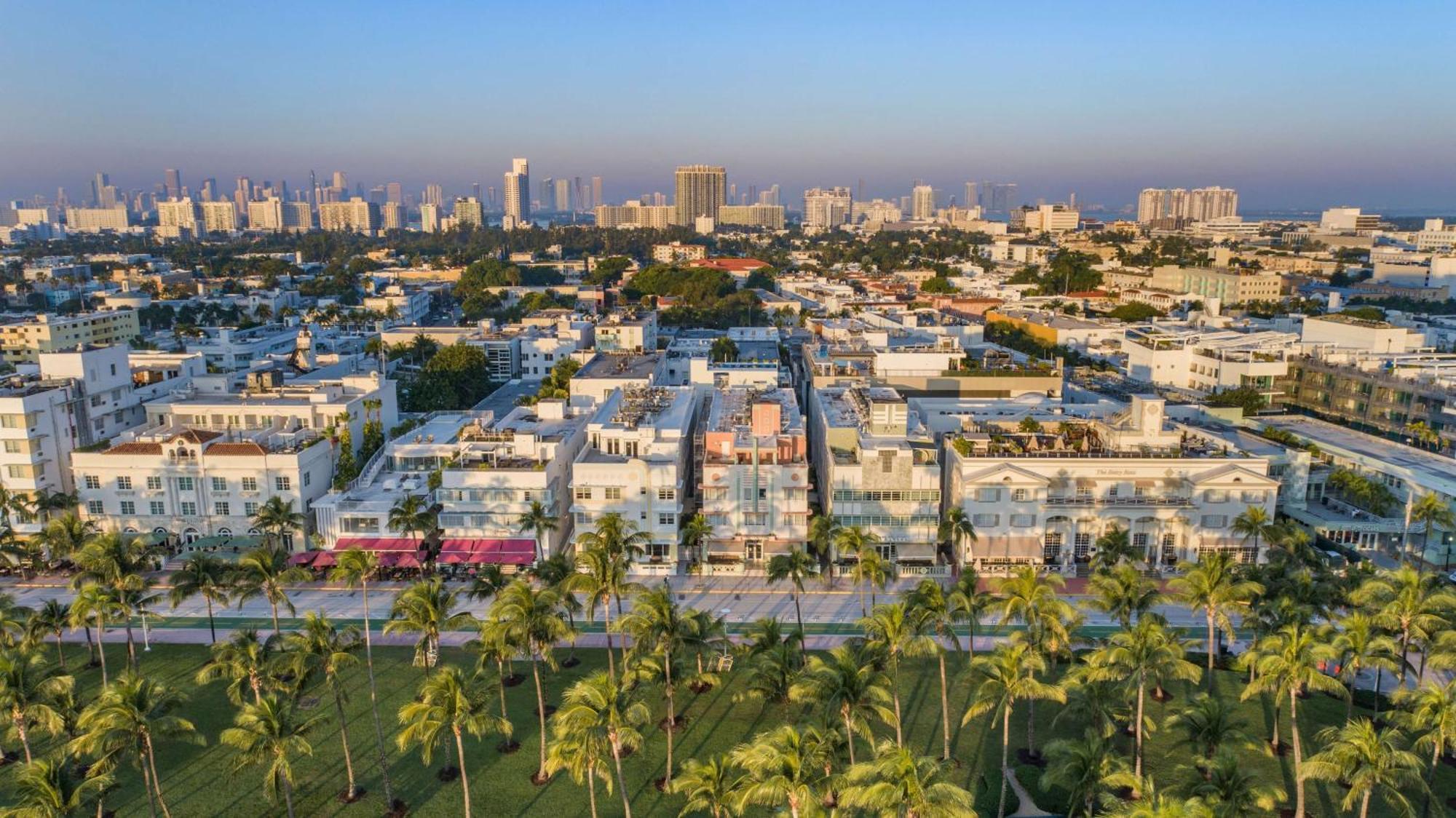Hilton Vacation Club Crescent On South Miami Hotel