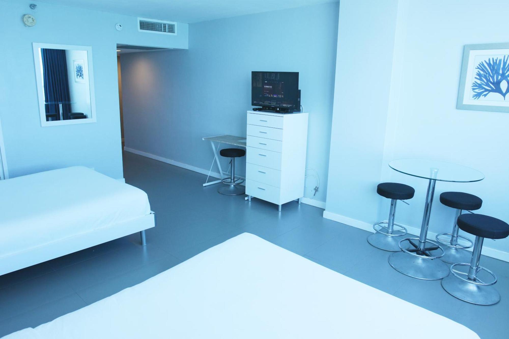 Castle 835 Oceanview On With Pool, Gym, Bars, And Free Parking *