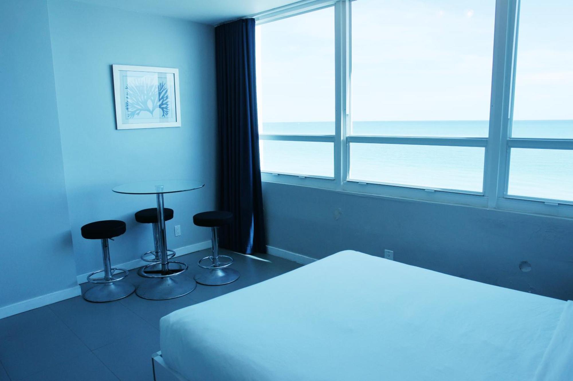 Castle 835 Oceanview On With Pool, Gym, Bars, And Free Parking