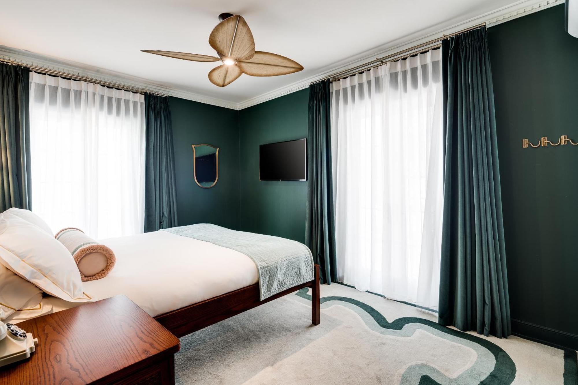 Esme Miami 4*