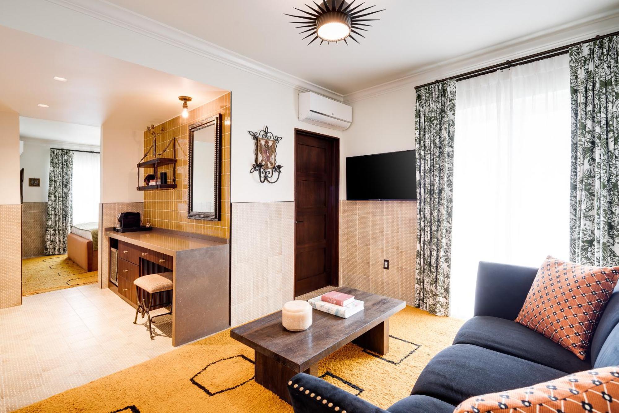 Esme Miami 4*