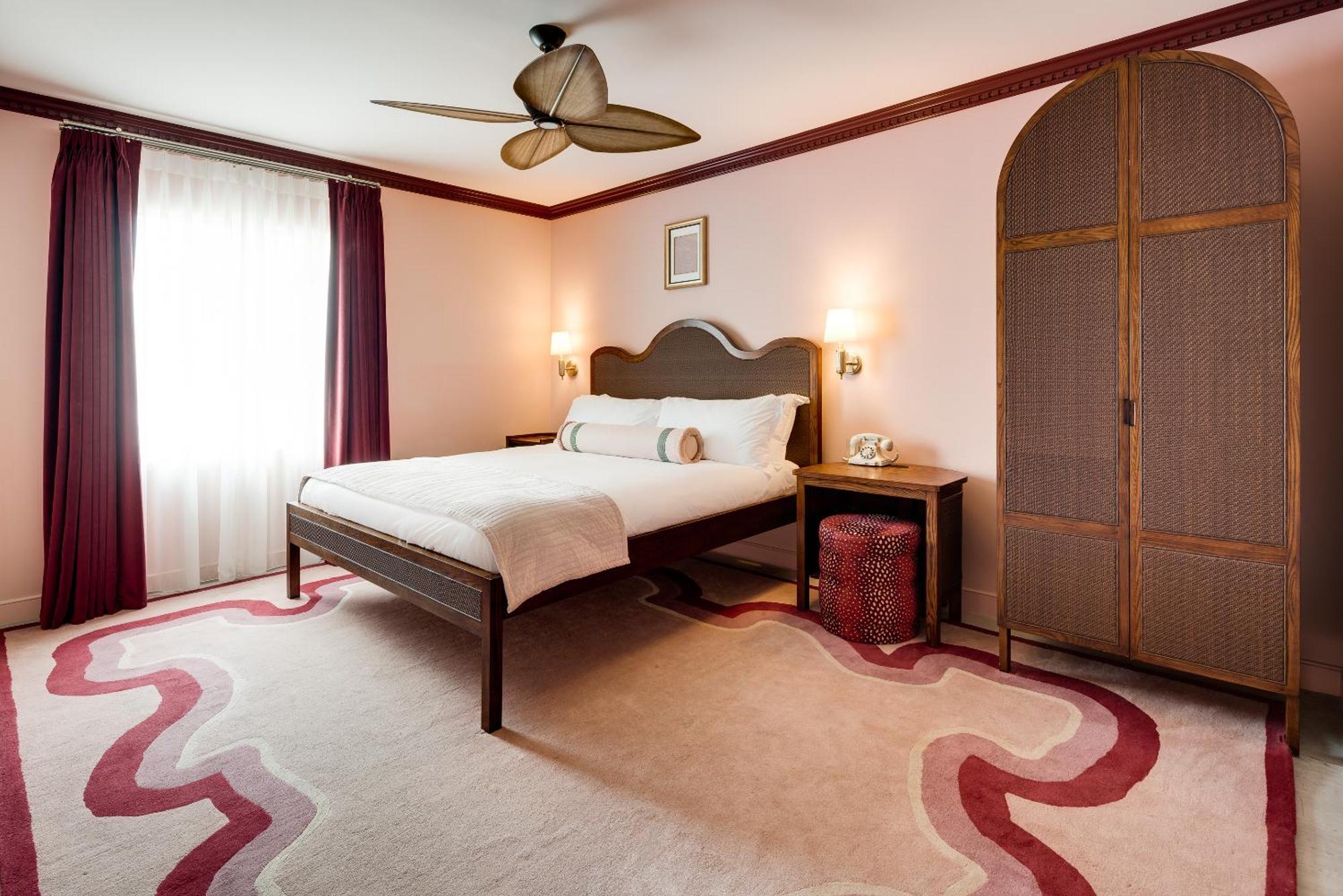 Esme Miami Hotel 4*