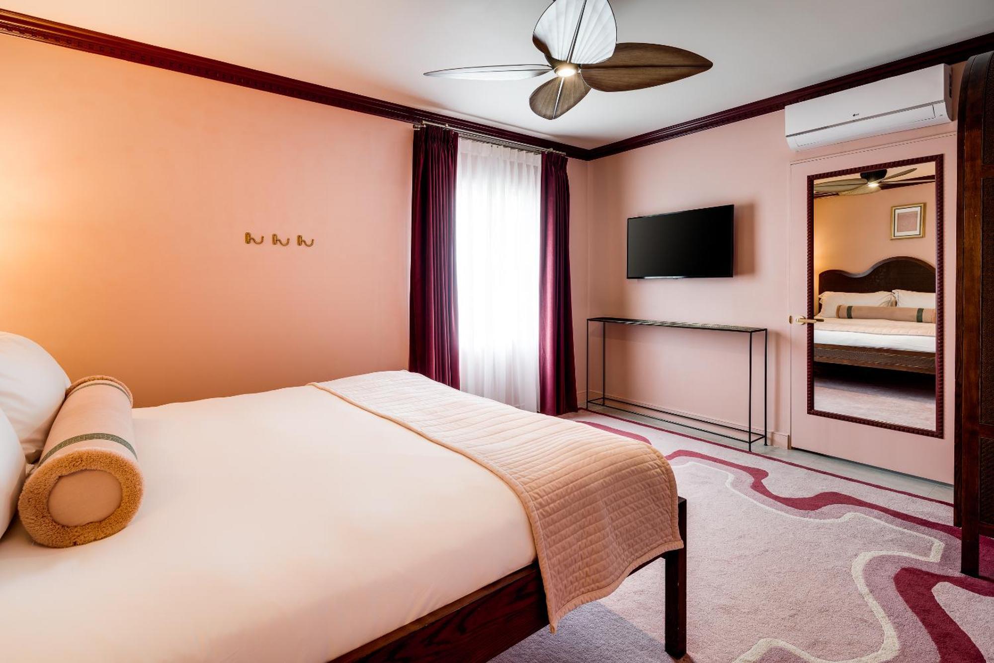 Esme Miami Hotel 4*