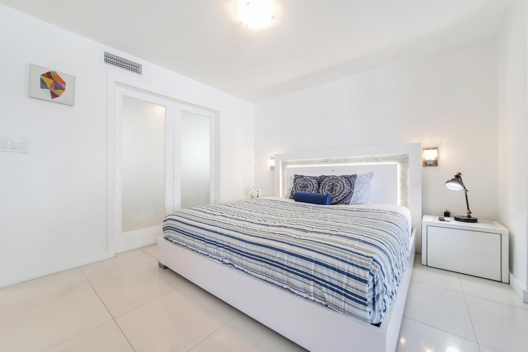 Strand Ocean Drive Suites Aparthotel 3*