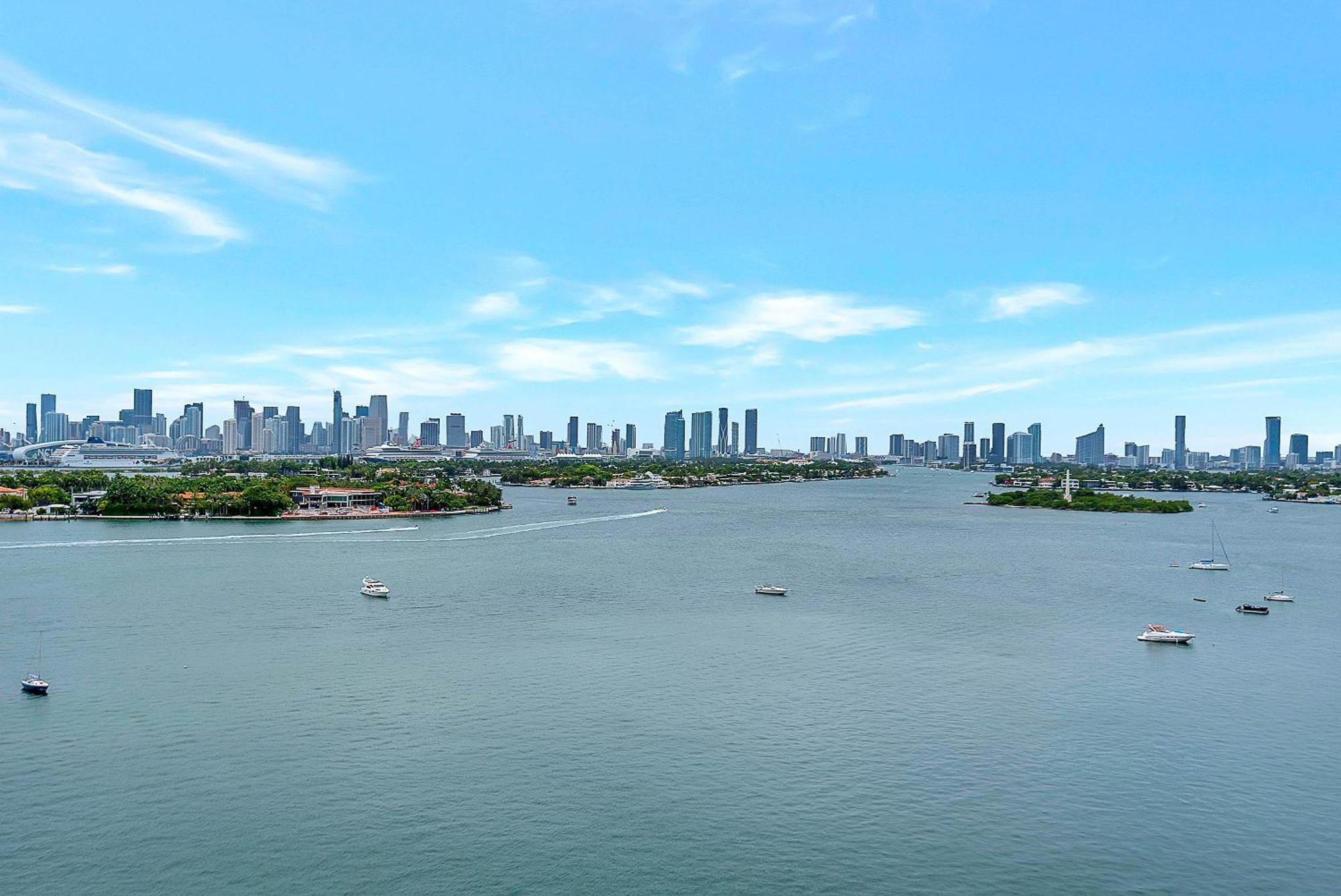 1100 West South Luxe Miami By Joe Semary Apartment