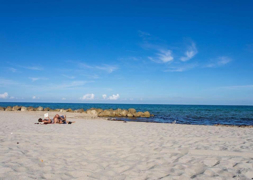 Your Vacation Home! Near The Apartment Miami Beach