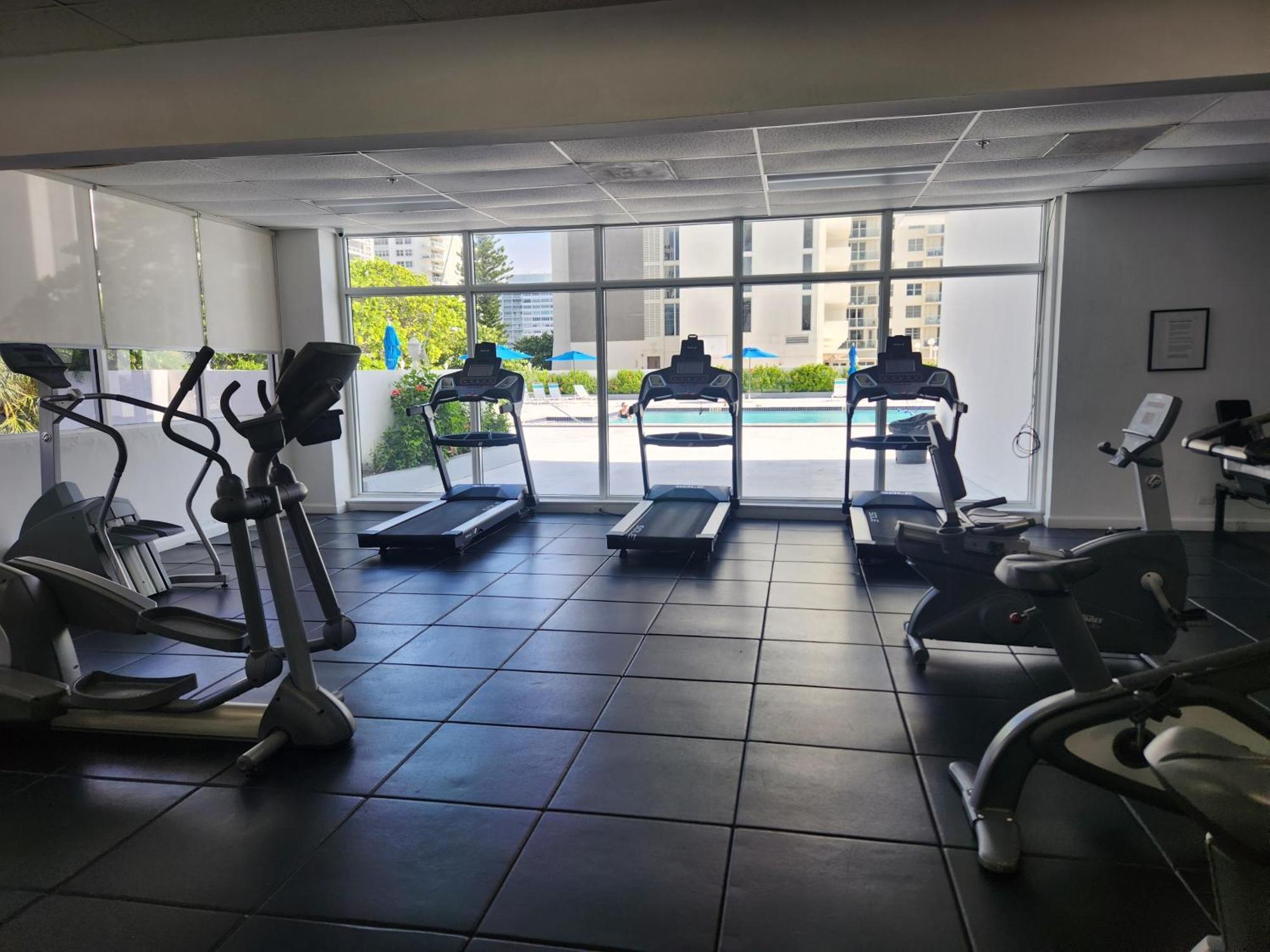 Entire Front W/ Pool Amazing View 4pax Miami Beach