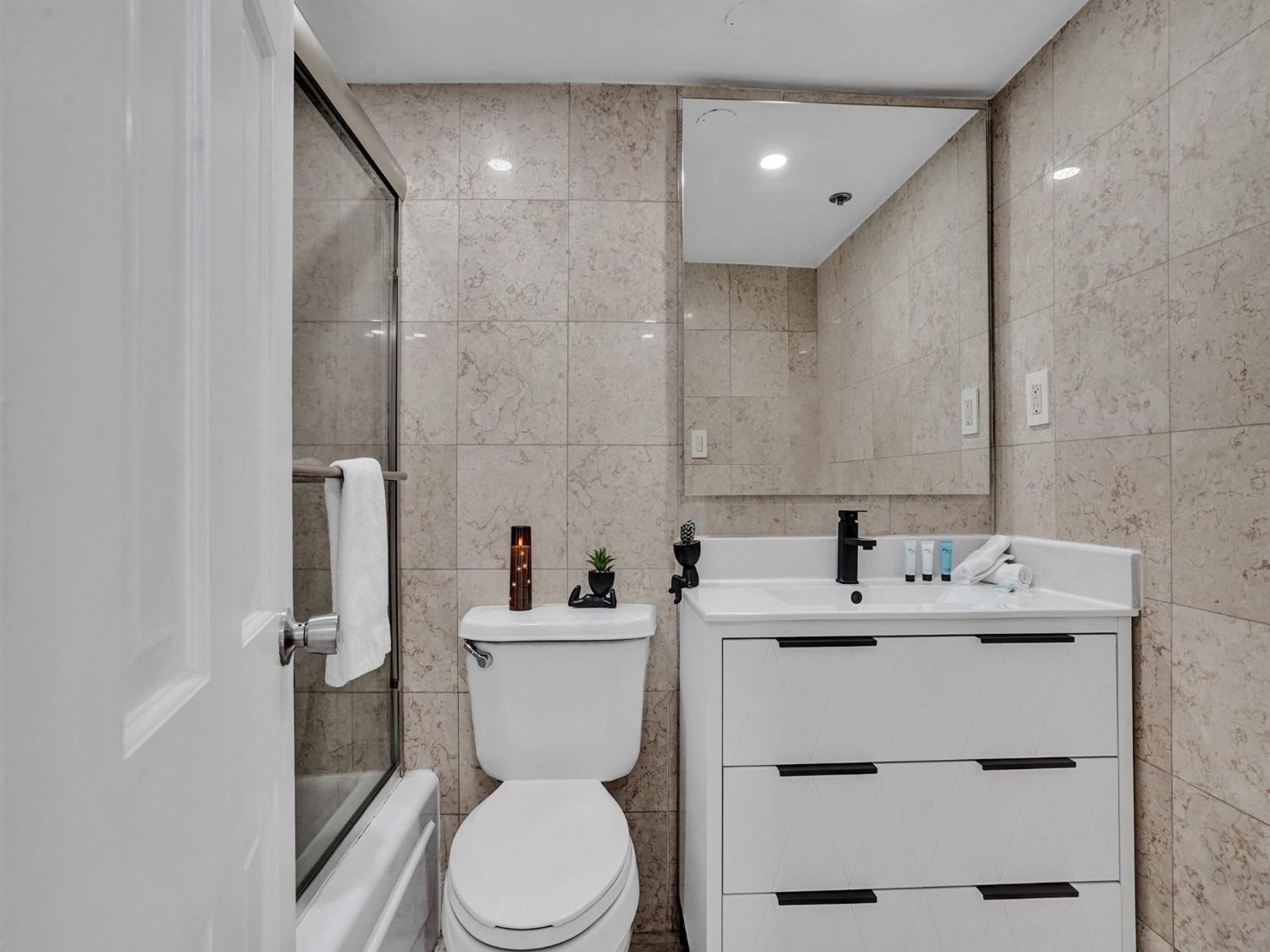 Oceanfront Haven Retreat Service 502 Miami Beach