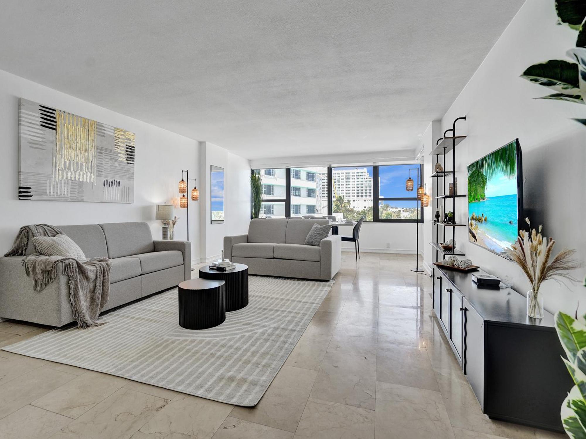 Apartment Oceanfront Haven Retreat Service 502