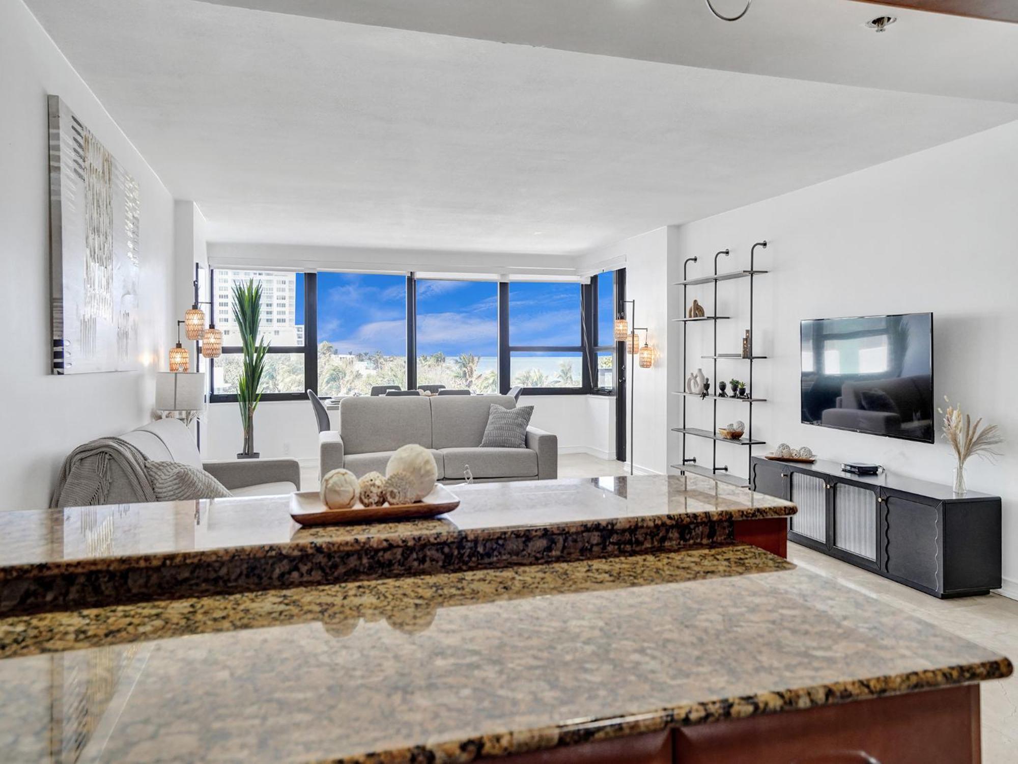 Oceanfront Haven Retreat Service 502 Apartment