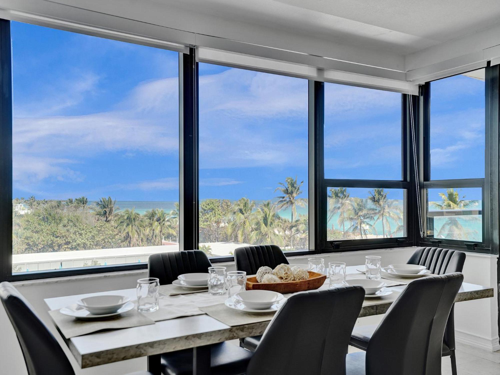 Apartment Oceanfront Haven Retreat Service 502 *