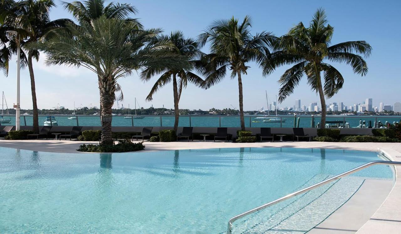 Luxury - Direct Bay In South