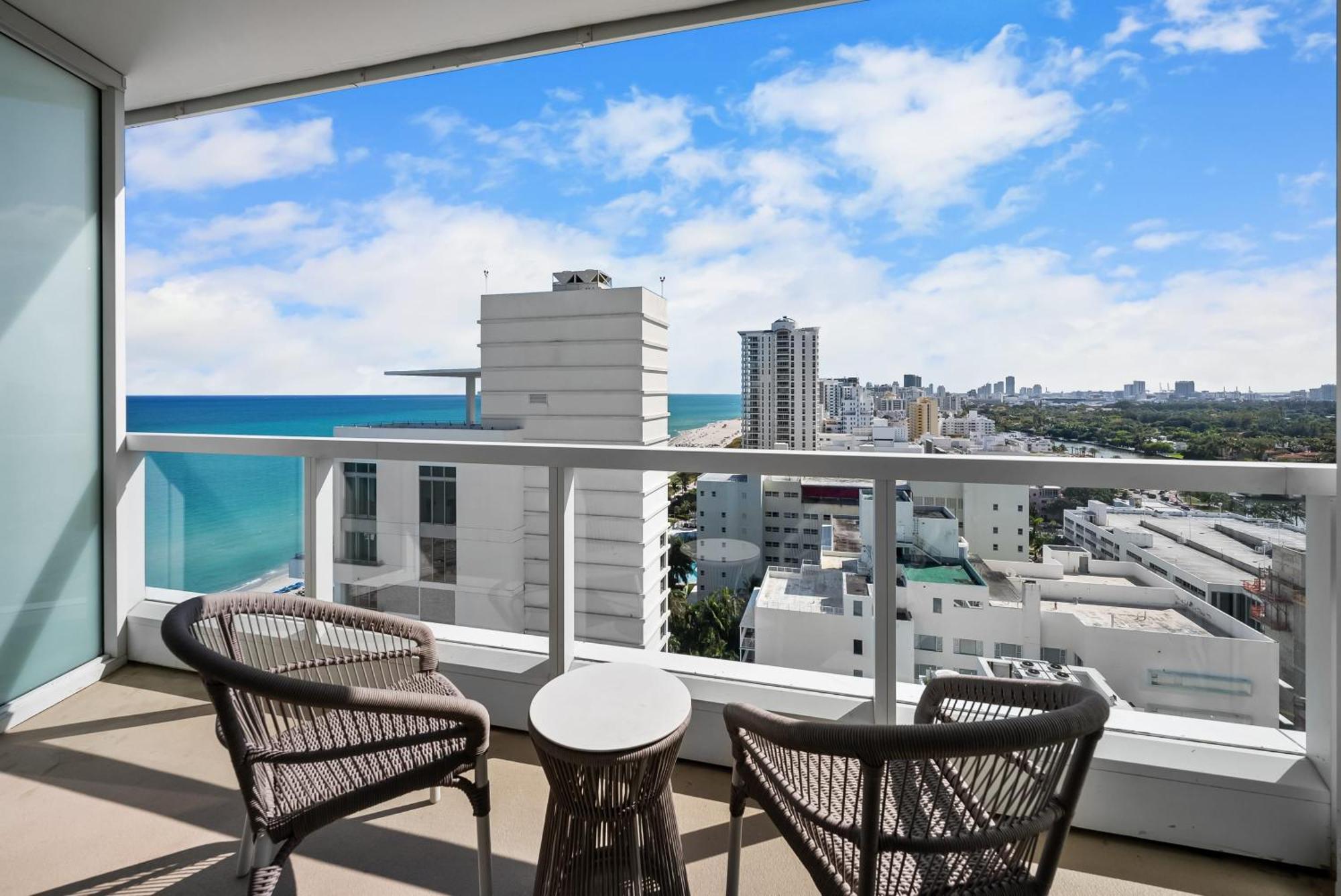 Fontainebleau Balcony W Ocean + Bay View * Miami Beach
