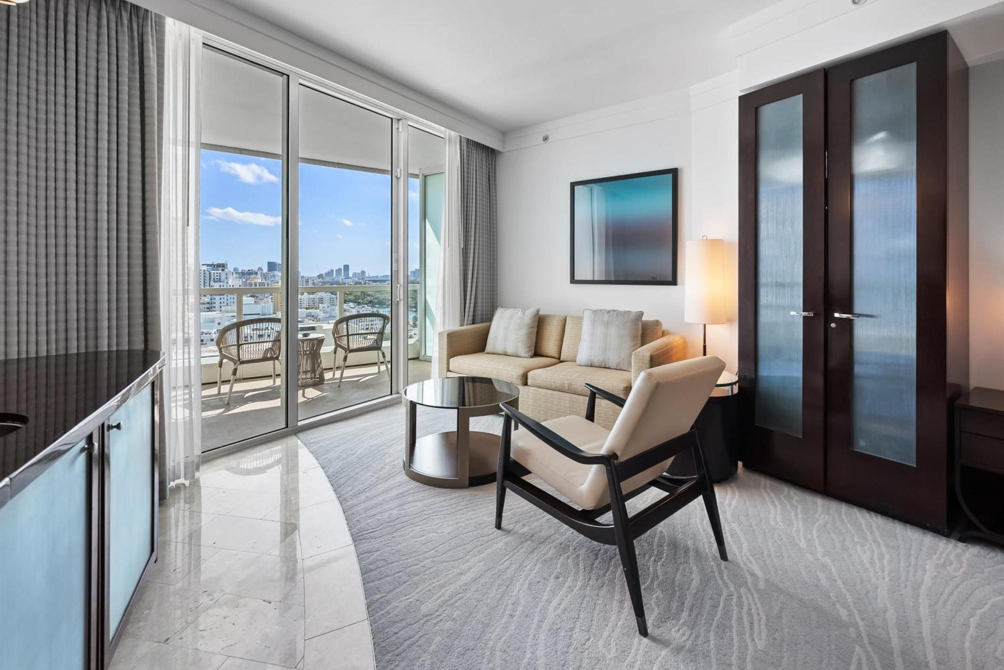 Holiday home Fontainebleau Balcony W Ocean + Bay View