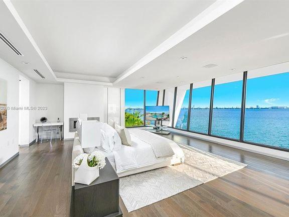 Bayfront Bliss Relax In Style With Pool And Bay Views Villa Miami Beach