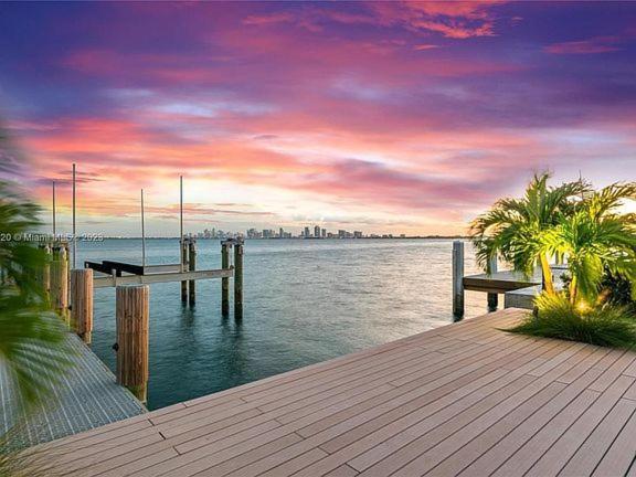 Villa Bayfront Bliss Relax In Style With Pool And Bay Views