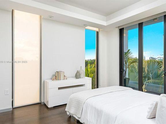 Villa Bayfront Bliss Relax In Style With Pool And Bay Views