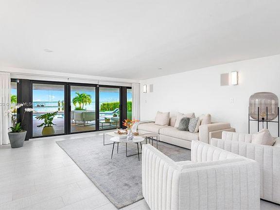 Bayfront Bliss Relax In Style With Pool And Bay Views Villa Miami Beach