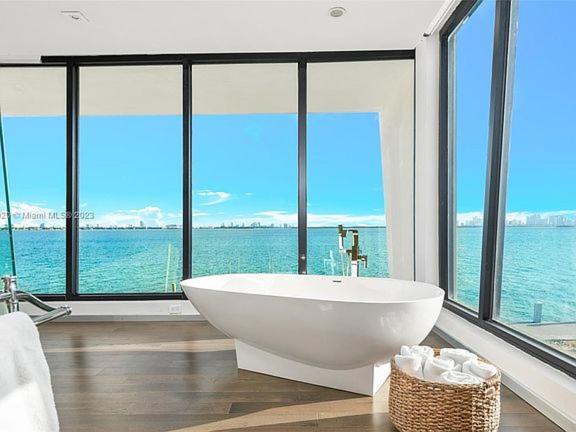Bayfront Bliss Relax In Style With Pool And Bay Views