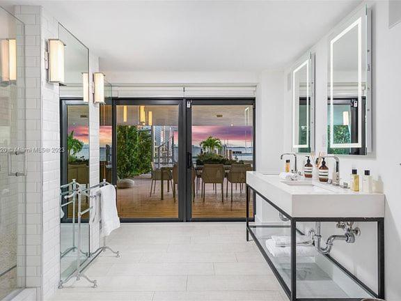 Bayfront Bliss Relax In Style With Pool And Bay Views Villa