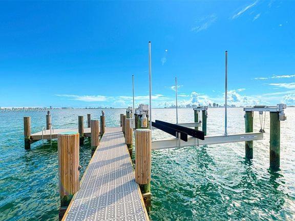 Villa Bayfront Bliss Relax In Style With Pool And Bay Views