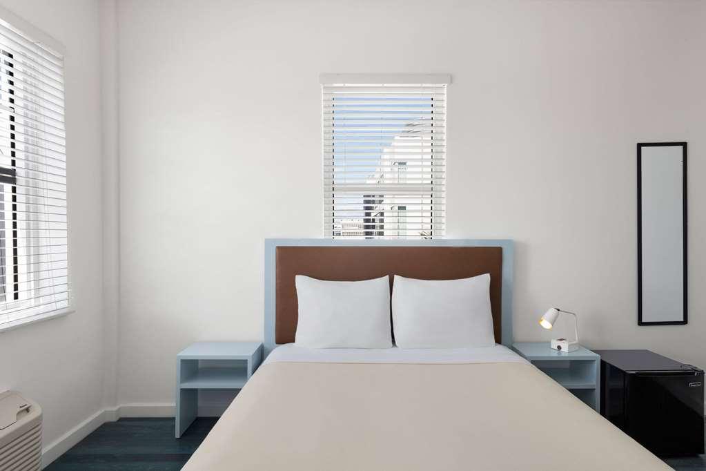 Variety Luxurban Trademark Hotel *