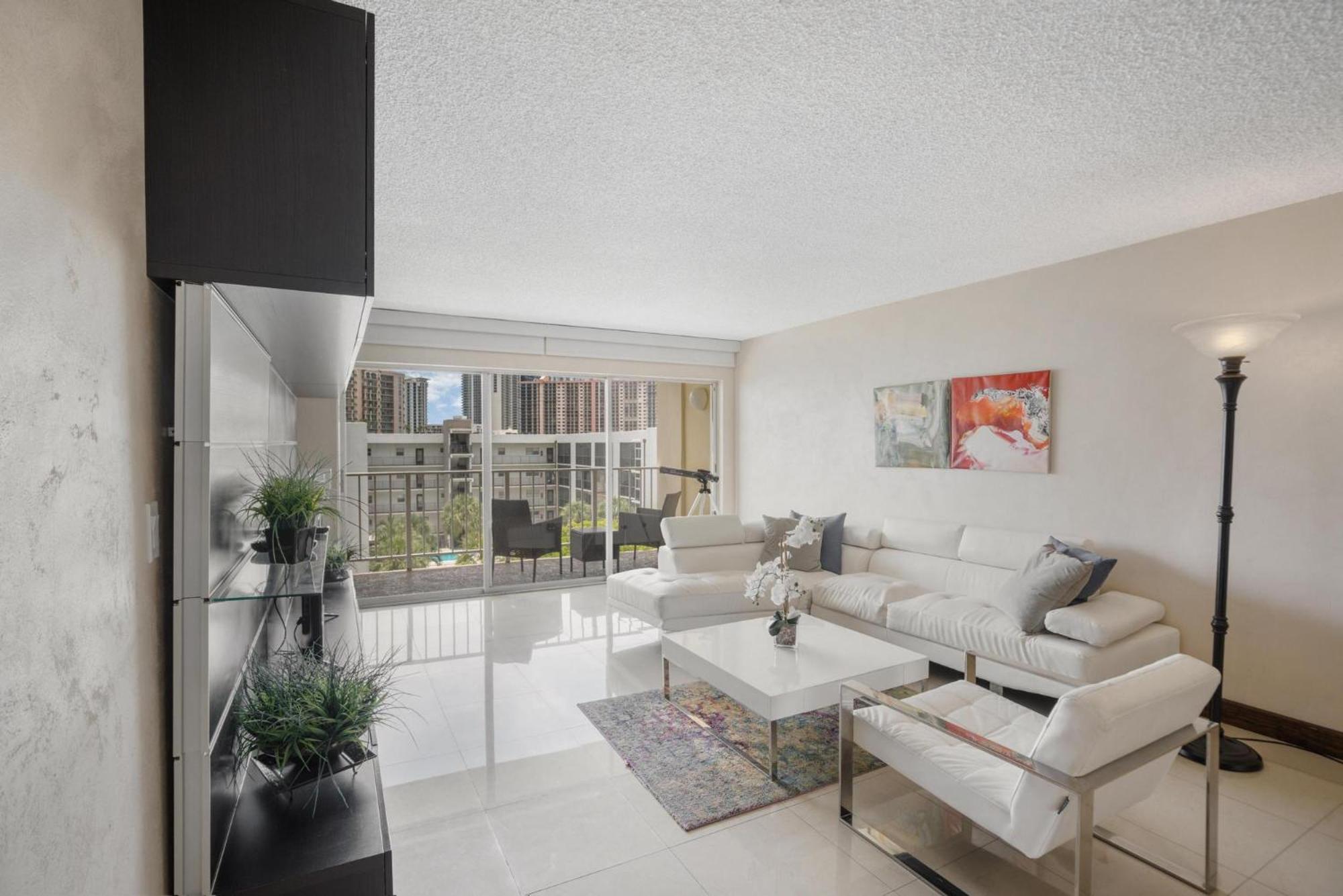 Marbella Towers High Floor Wonderful Apartment Miami Beach