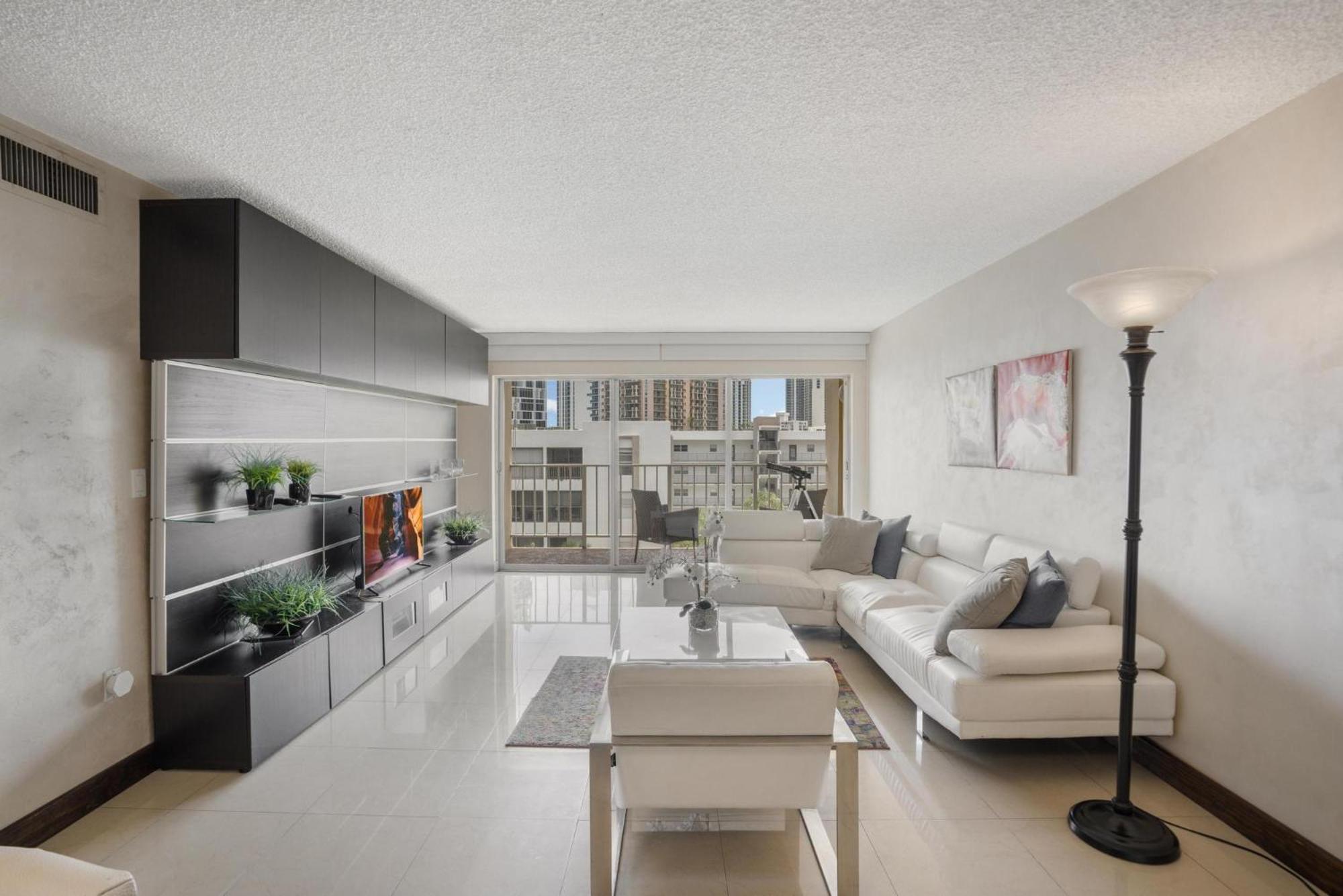Marbella Towers High Floor Wonderful *