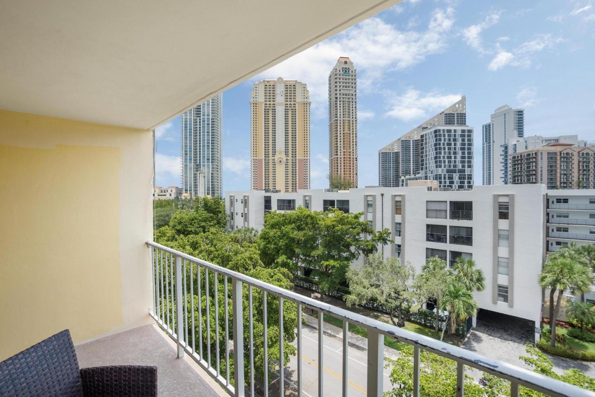 Marbella Towers High Floor Wonderful Apartment *