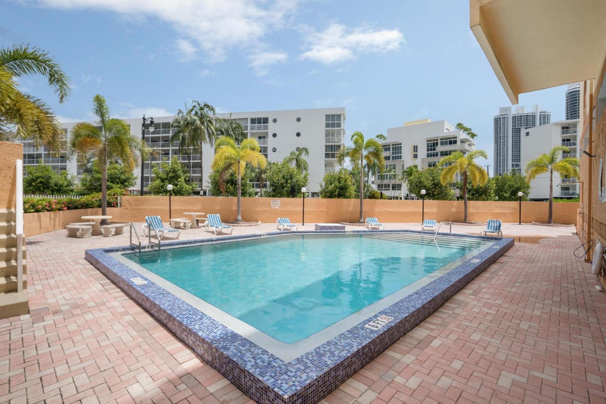 Marbella Towers High Floor Wonderful * Miami Beach