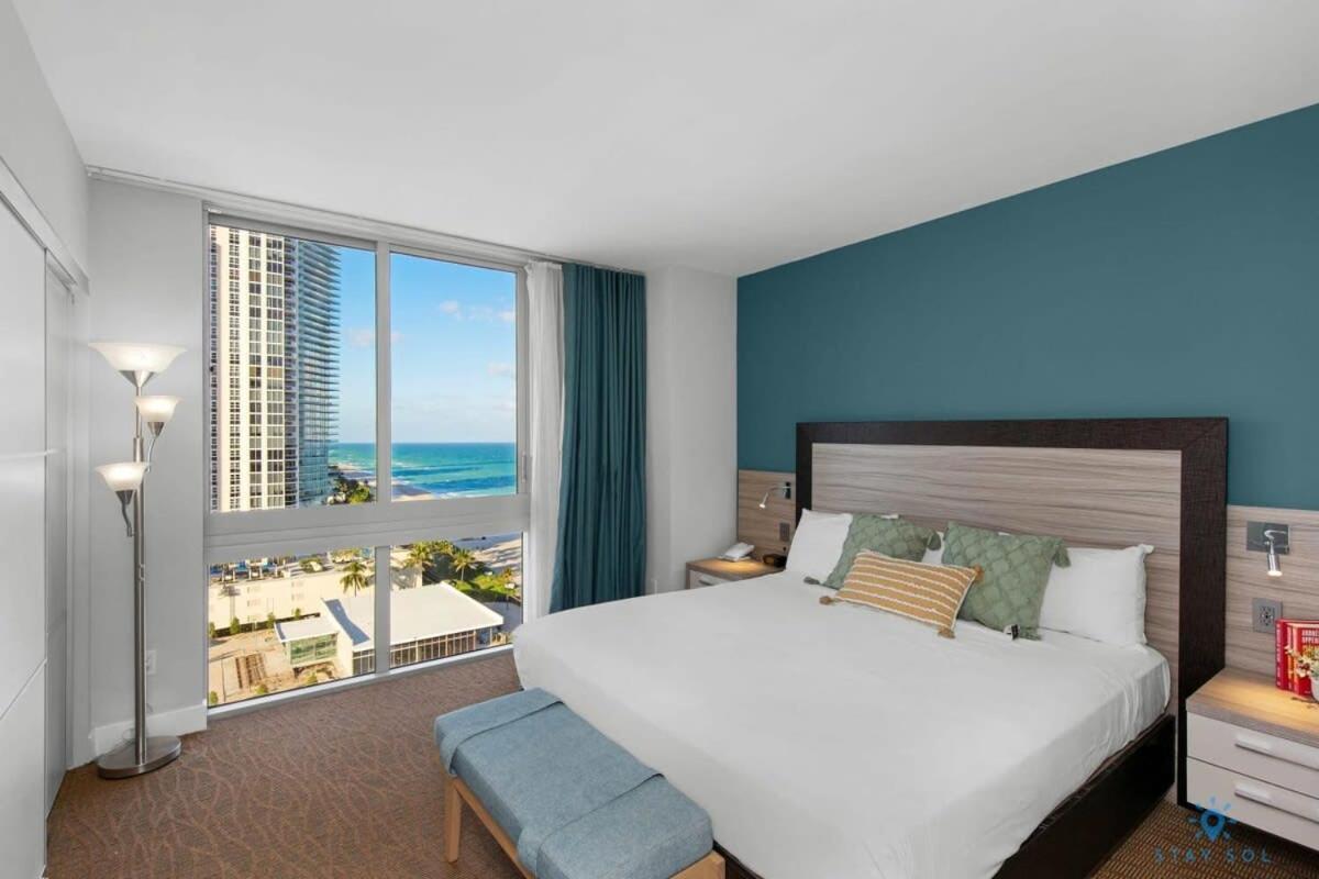 Beachfront Pool Ocean View Balcony Apartment Miami Beach