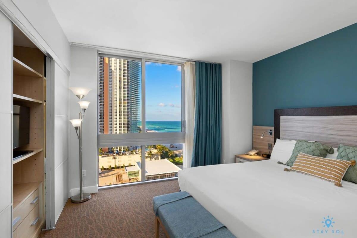 Beachfront Pool Ocean View Balcony Apartment