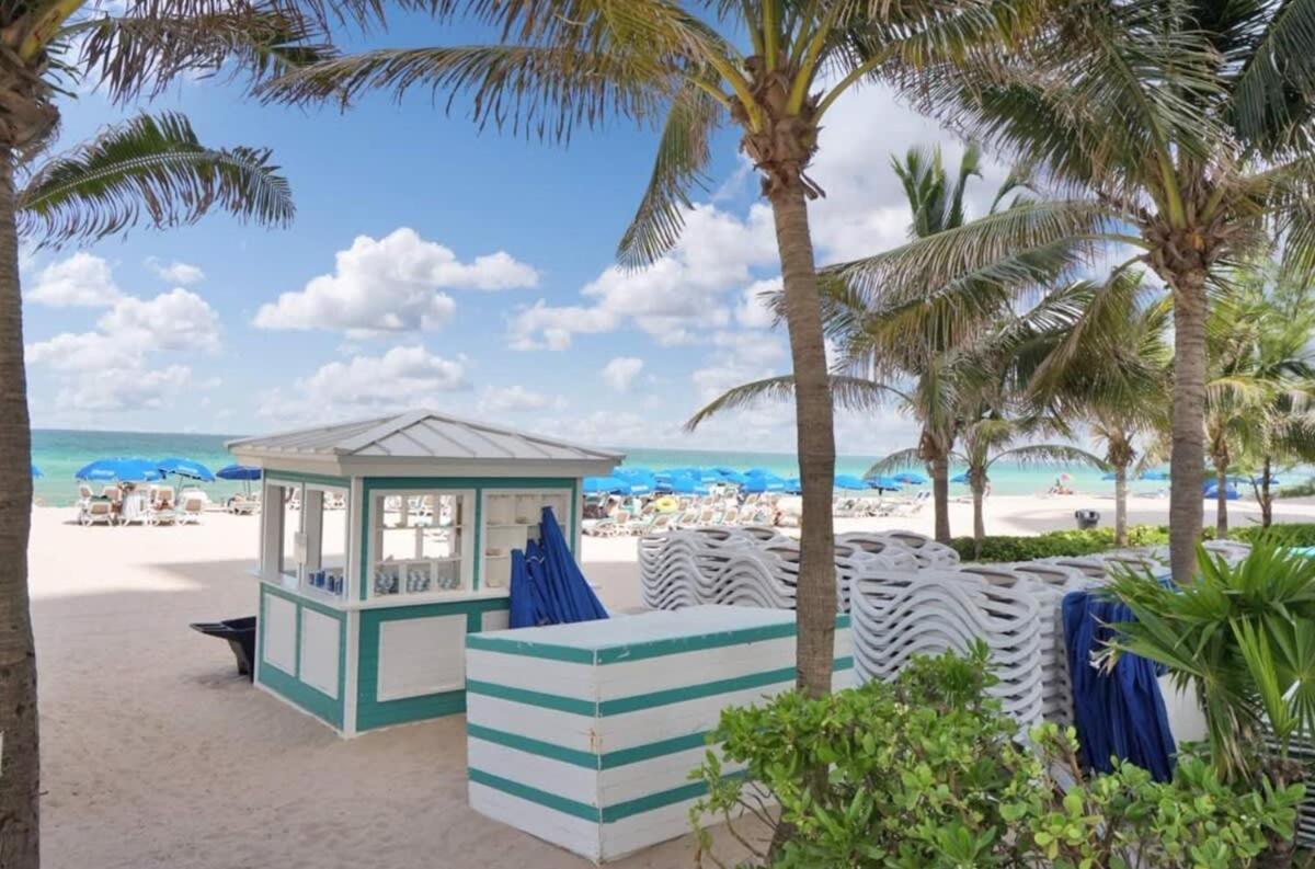 Apartment Beachfront Pool Ocean View Balcony *