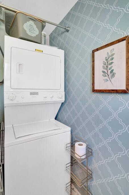Villa Stunning 2bd 1ba Dream House In Surfside