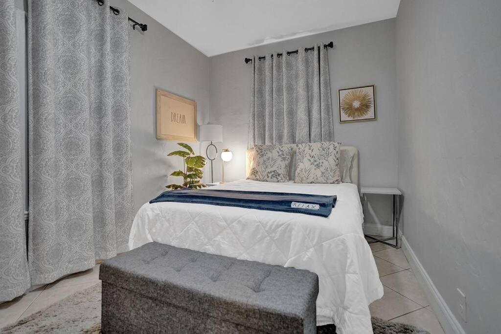 Villa Stunning 2bd 1ba Dream House In Surfside